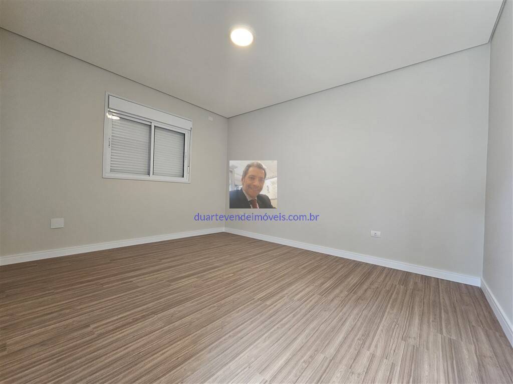 Casa, 3 quartos, 236 m² - Foto 3