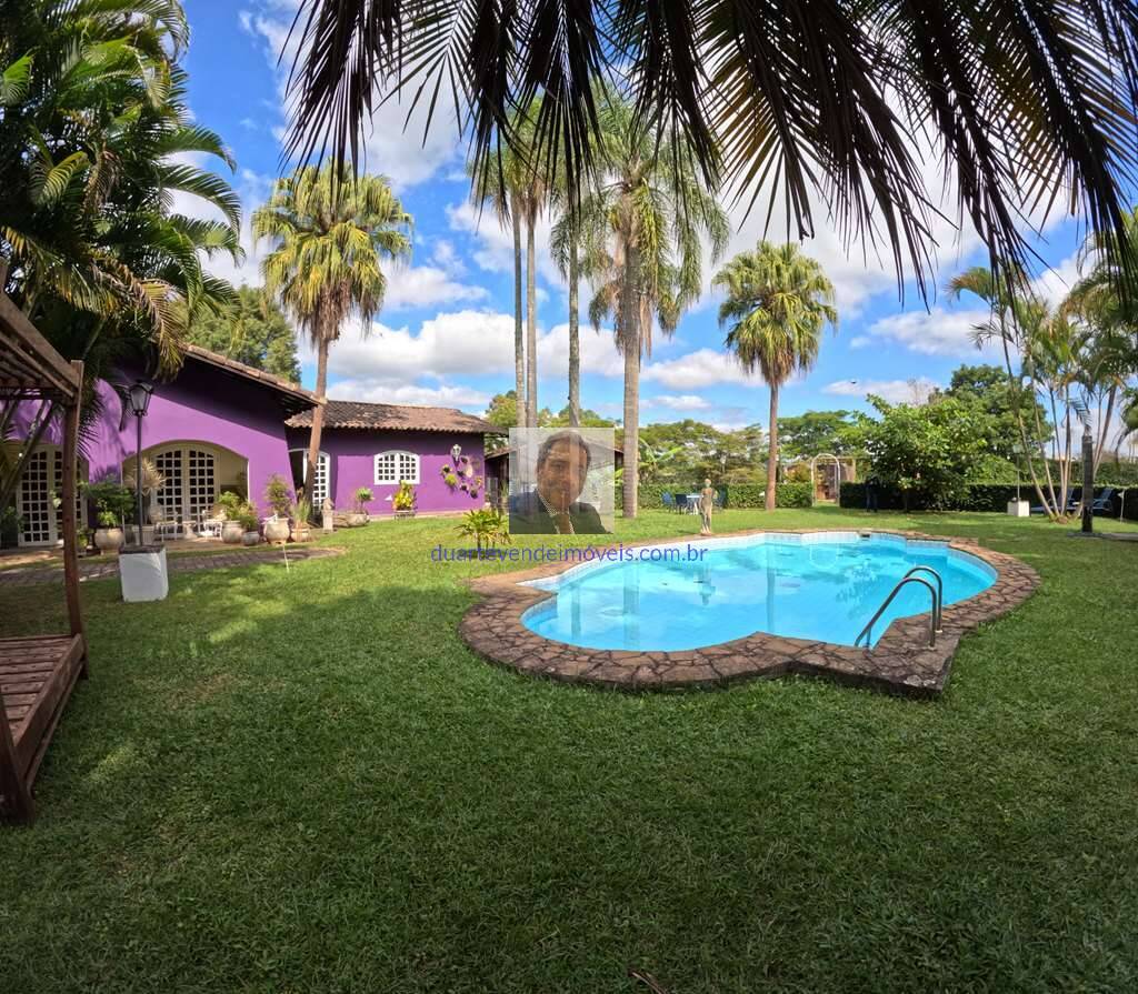 Chácara à venda com 4 quartos, 692m² - Foto 1