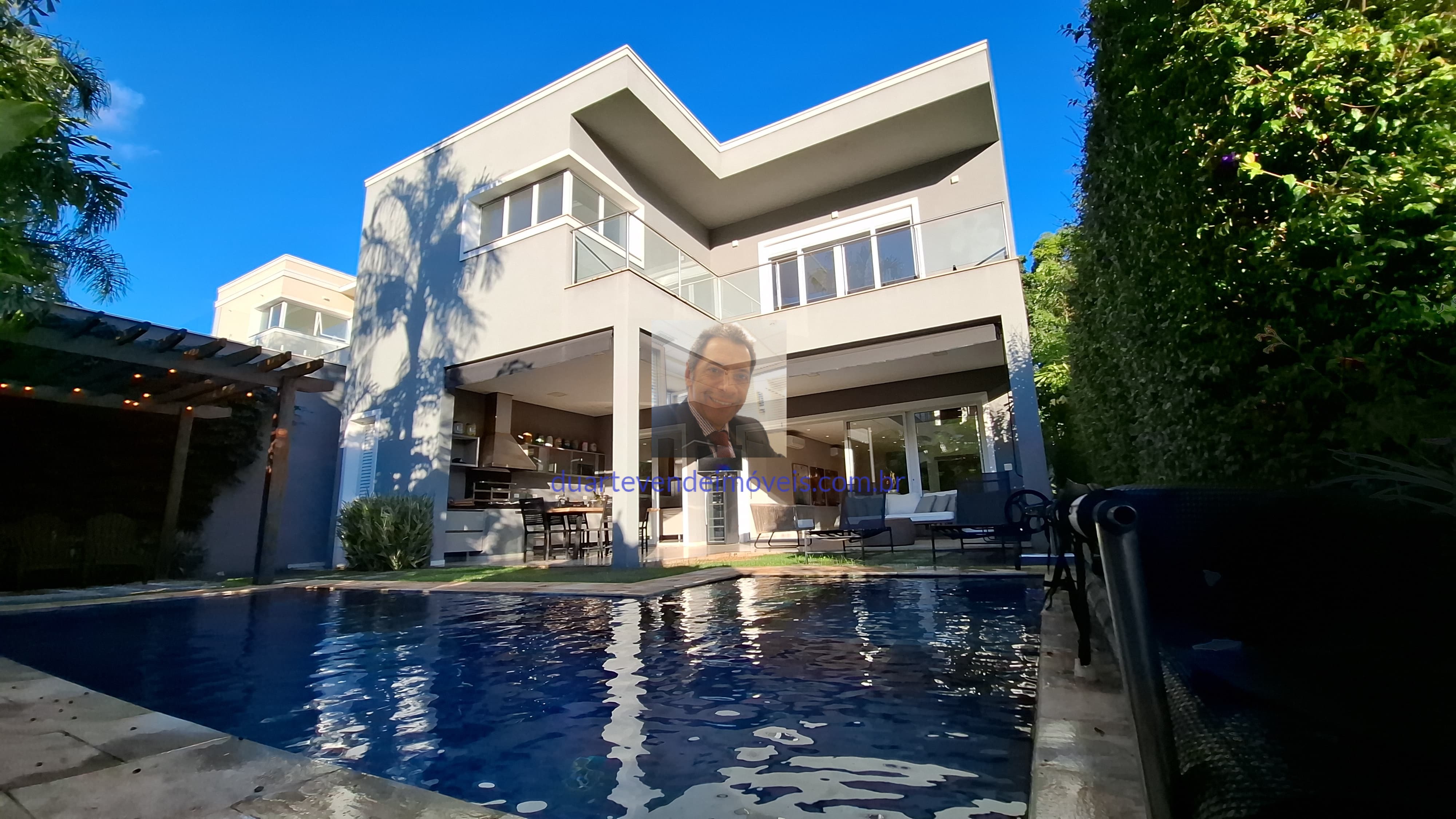 Casa de Condomínio à venda com 4 quartos, 463m² - Foto 1