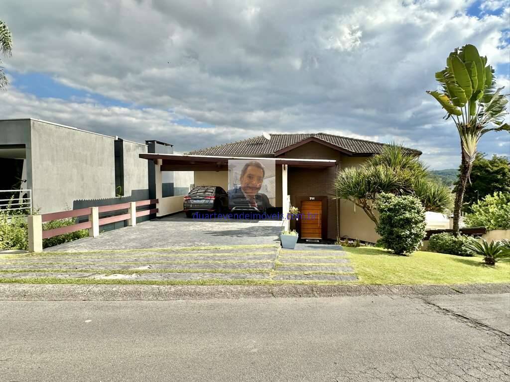 Casa de Condomínio à venda com 3 quartos, 330m² - Foto 1