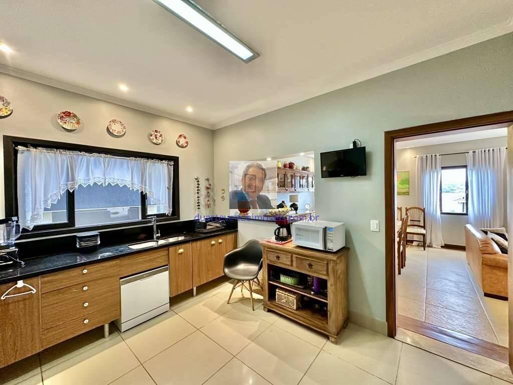 Casa de Condomínio à venda com 3 quartos, 330m² - Foto 18