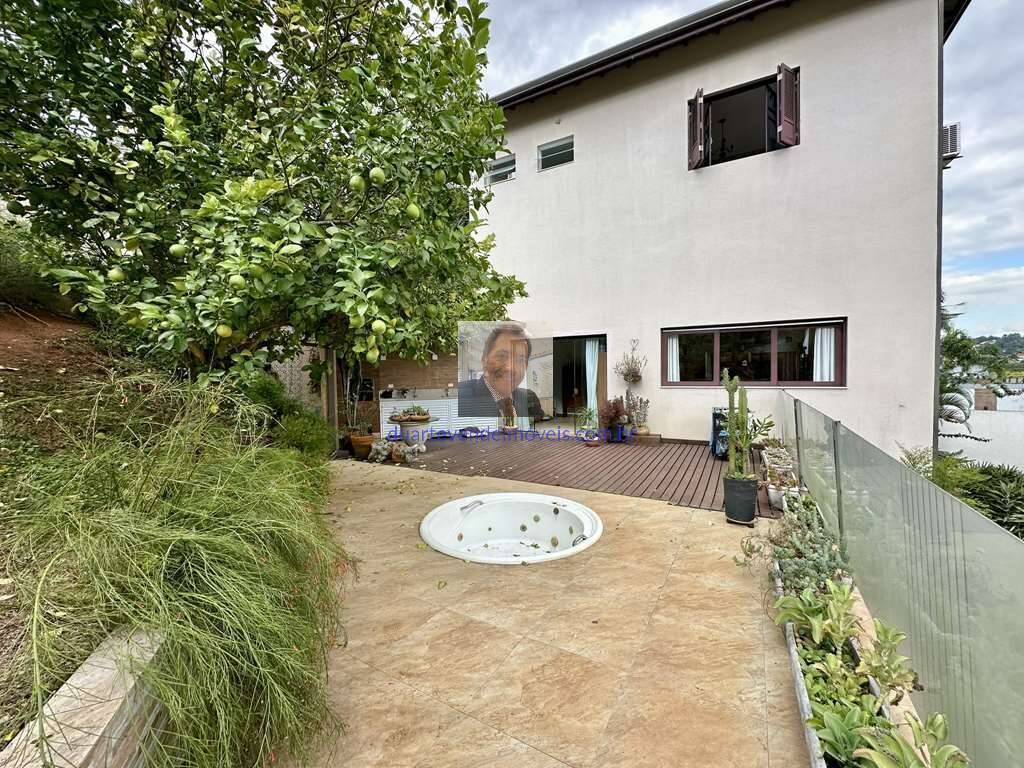 Casa de Condomínio à venda com 3 quartos, 330m² - Foto 32