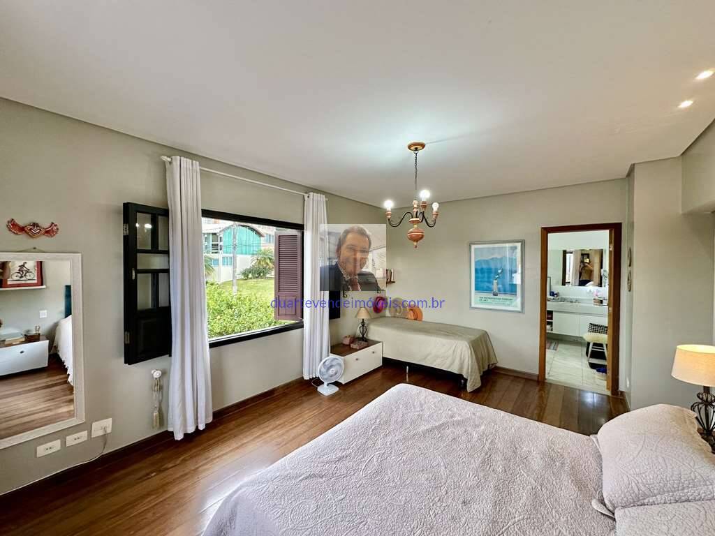 Casa de Condomínio à venda com 3 quartos, 330m² - Foto 49