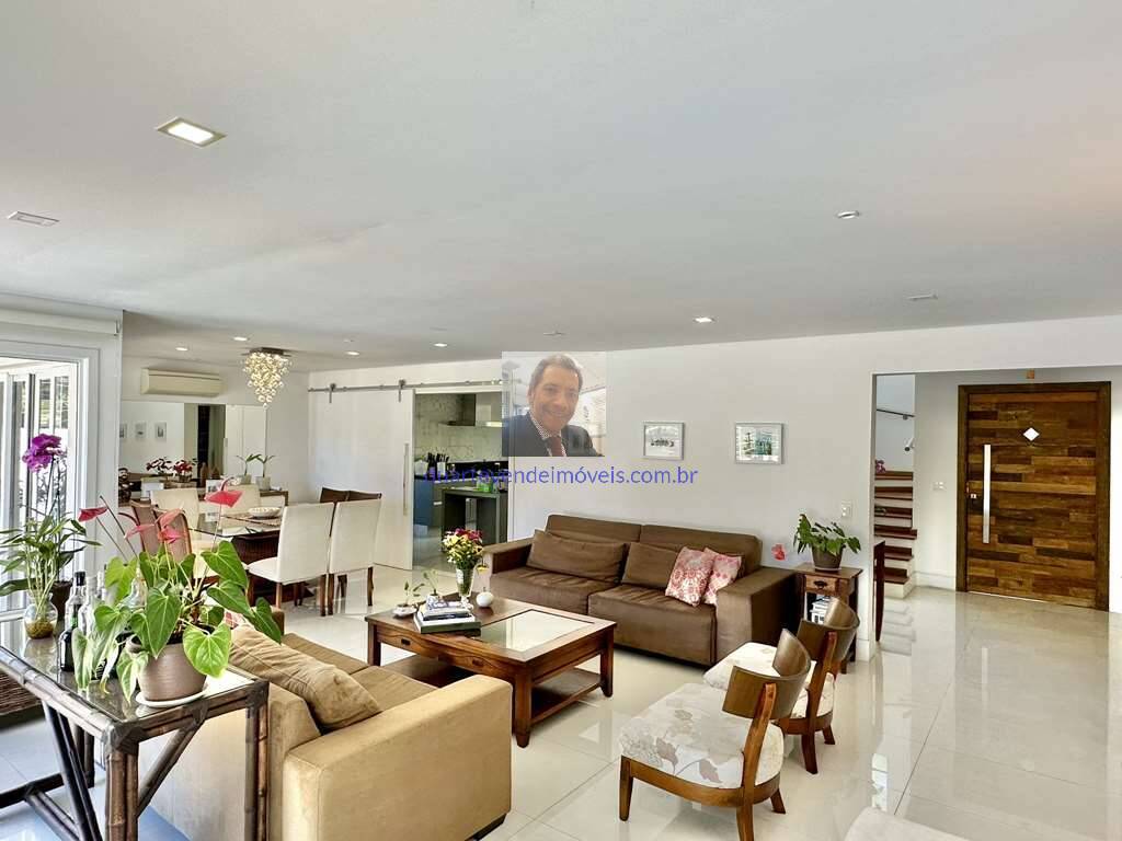 Casa de Condomínio à venda com 5 quartos, 375m² - Foto 17