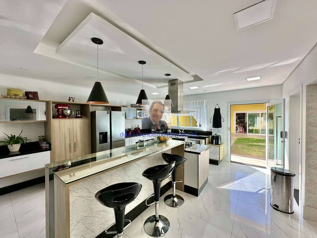 Casa de Condomínio à venda com 3 quartos, 382m² - Foto 29