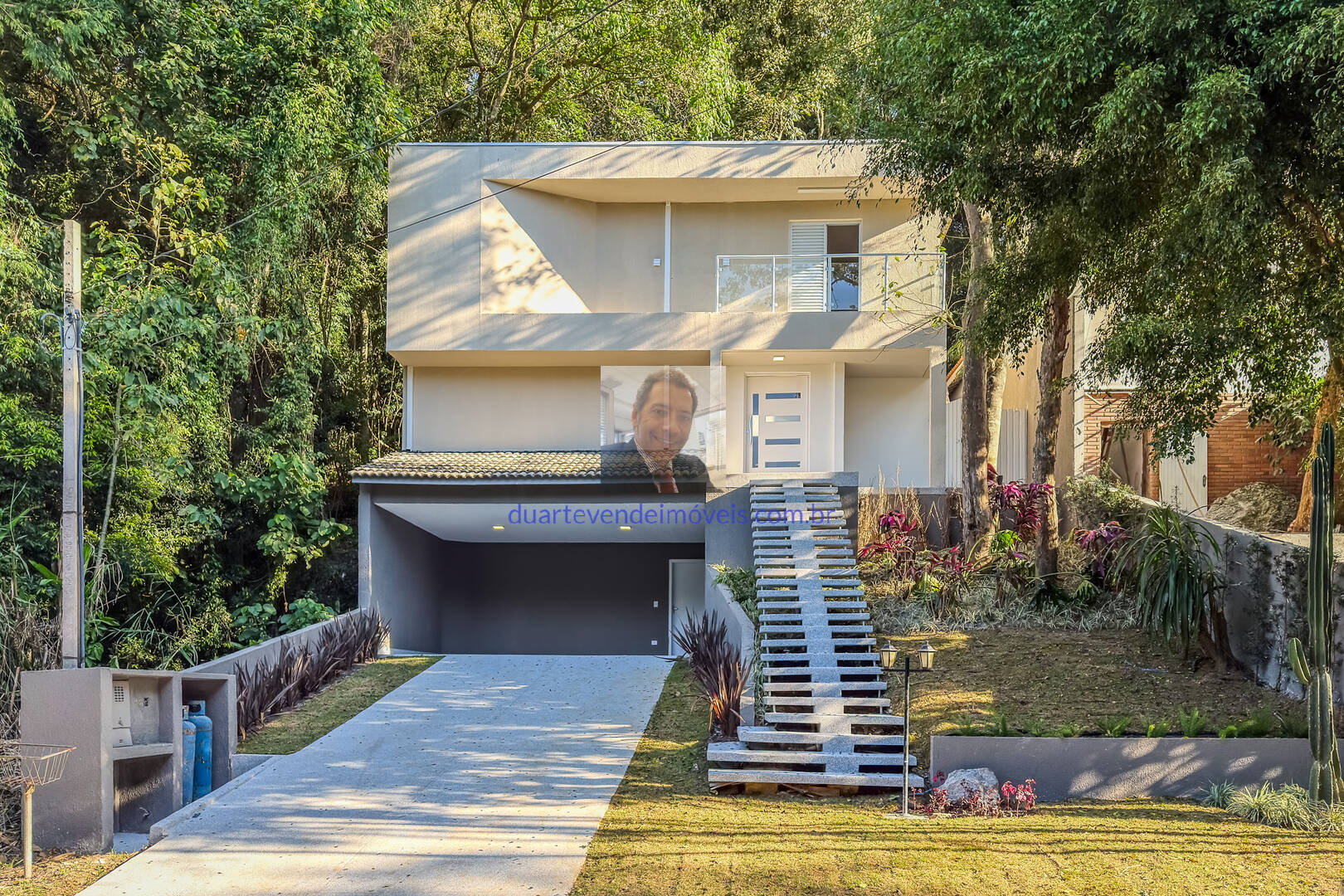 Casa de Condomínio à venda com 3 quartos, 215m² - Foto 2