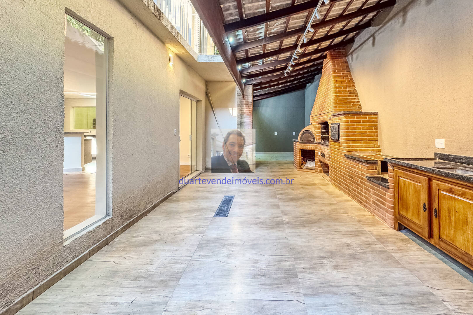 Casa de Condomínio à venda com 3 quartos, 215m² - Foto 32