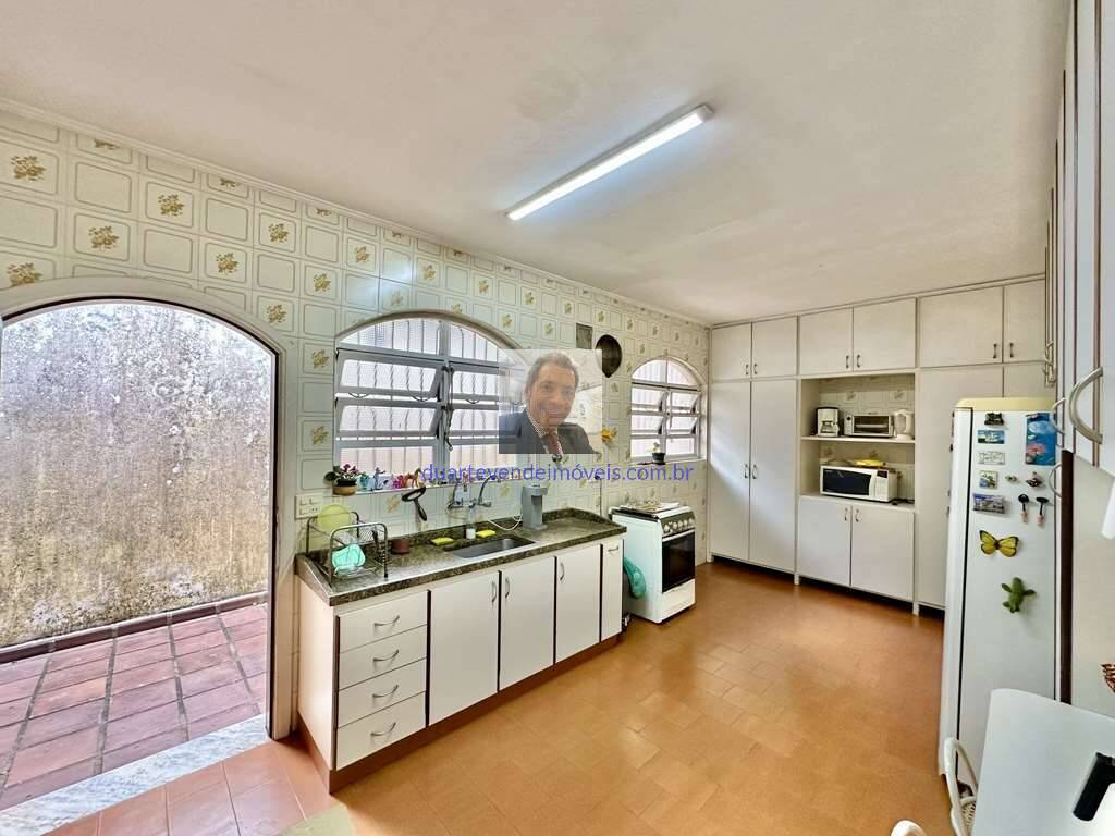 Casa à venda com 3 quartos, 233m² - Foto 23
