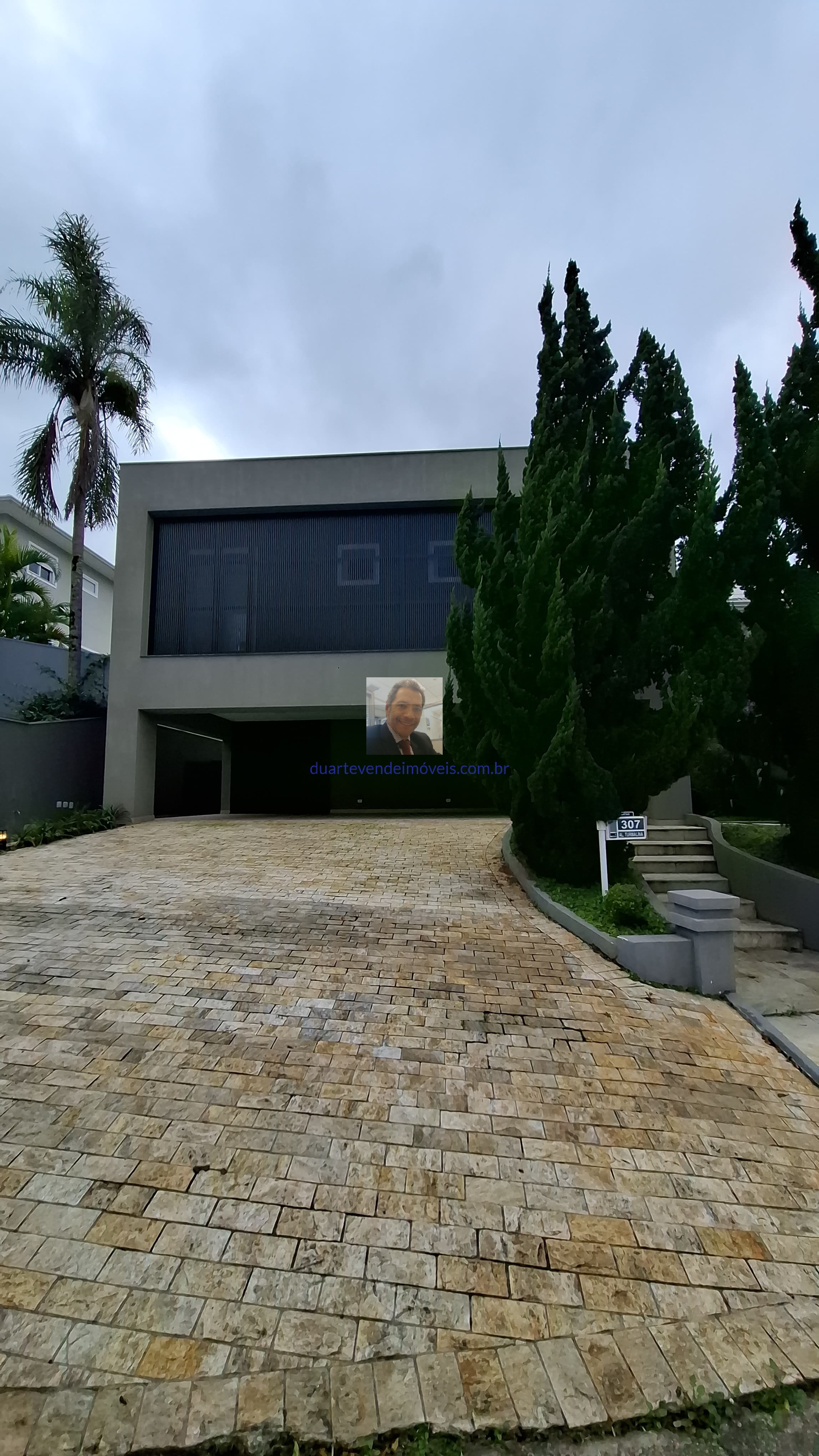 Casa de Condomínio à venda com 4 quartos, 357m² - Foto 2
