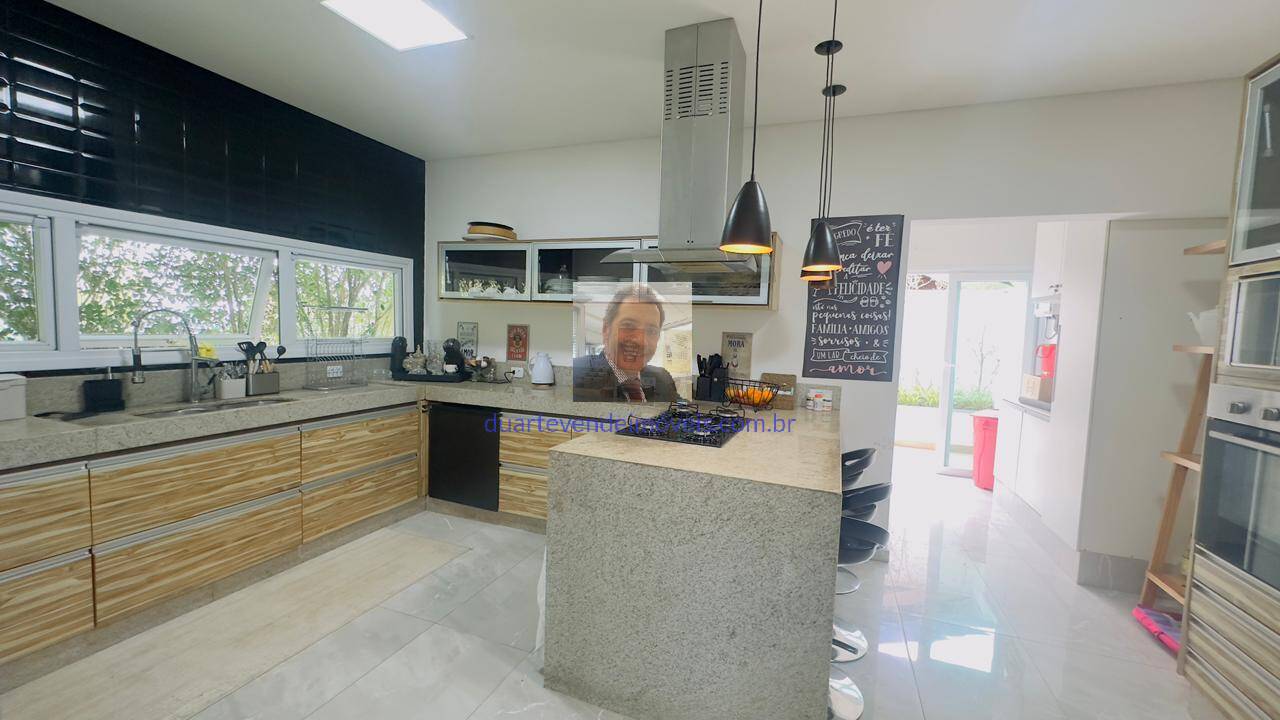 Casa de Condomínio à venda e aluguel com 4 quartos, 350m² - Foto 2