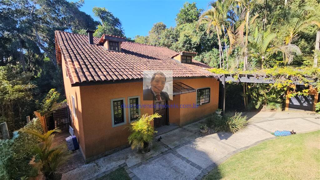 Casa de Condomínio à venda com 3 quartos, 200m² - Foto 1