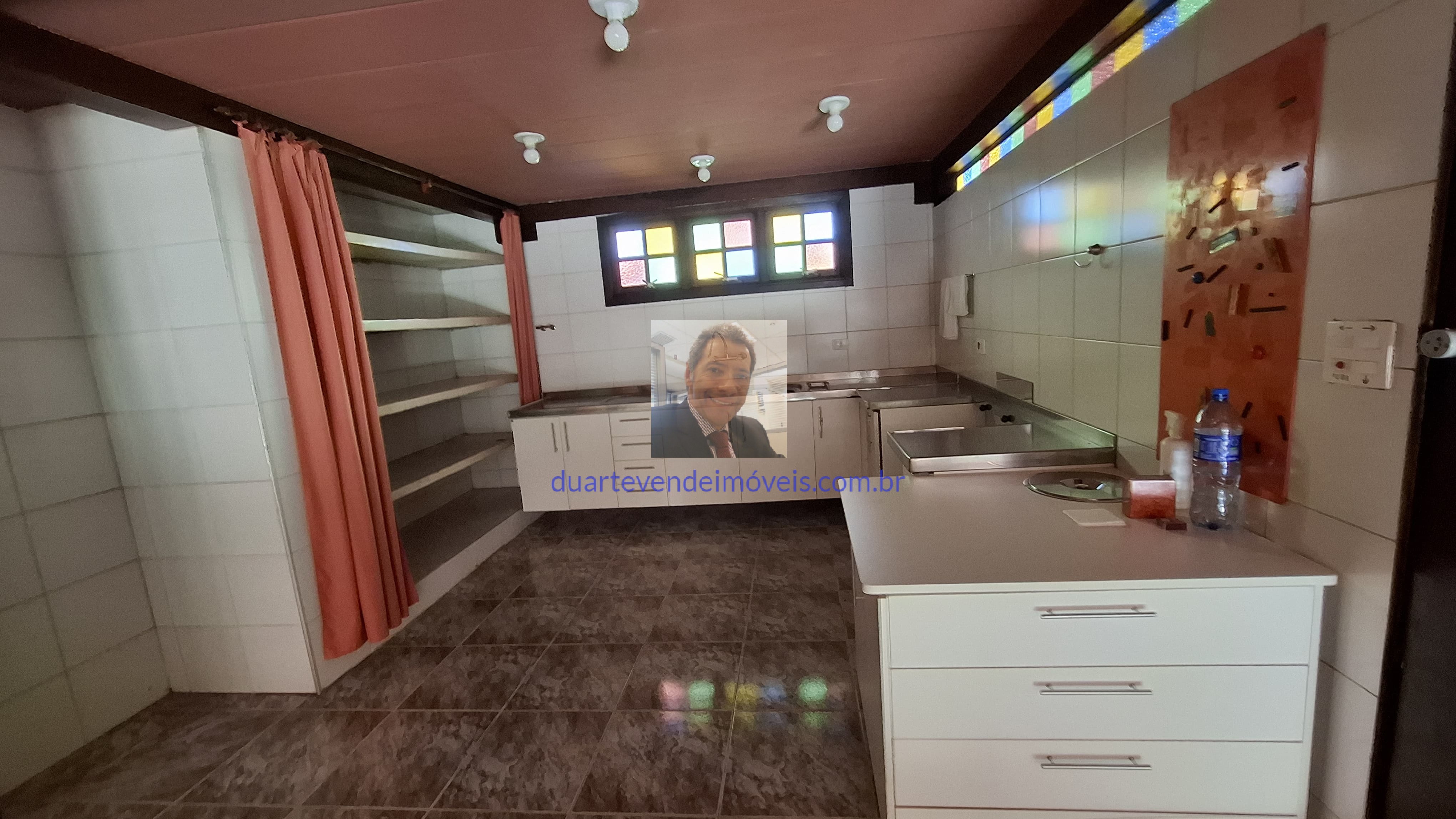 Casa de Condomínio à venda e aluguel com 2 quartos, 237m² - Foto 3