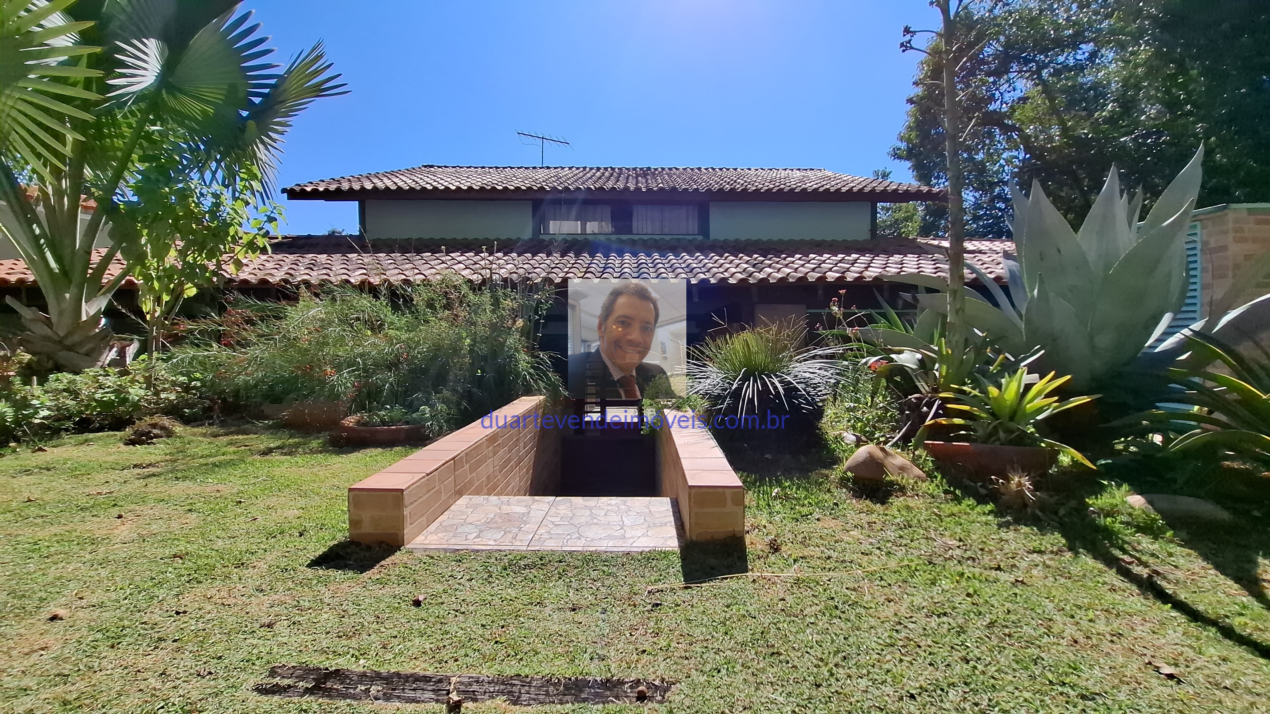 Casa de Condomínio à venda e aluguel com 2 quartos, 237m² - Foto 1