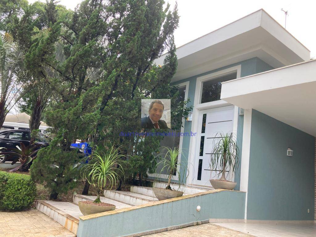Casa de Condomínio à venda e aluguel com 3 quartos, 186m² - Foto 2